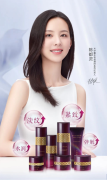 陈都灵代言片仔癀化妆品凝时系列，一起解锁肌