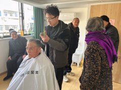 德清县禹越镇开展老年人爱心义剪活动