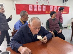 德清县钟管镇：青团飘香 情暖清明