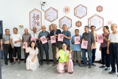 德清县禹越镇：剪出温暖 爱在发梢