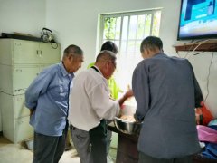 德清县雷甸镇开展老年人集体生日会
